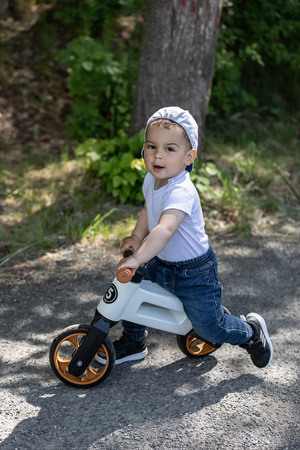 FWRider Super Sport 515784 Kolor: Pearl / Biały z brązowymi felgami Rowerek biegowy Jeździk 2w1 Ciche koła + Pasek do noszenia dla Rodzica