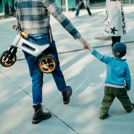 FWRider Super Sport 517498 Kolor: Grey / Szary z brązowymi felgami Rowerek biegowy Jeździk 2w1 Ciche koła + Pasek do noszenia dla Rodzica