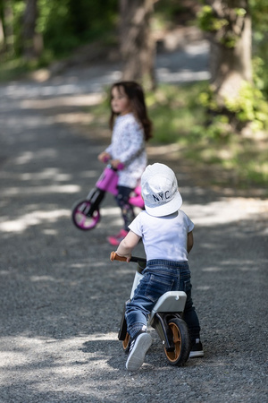 FWRider Super Sport 516491 Kolor: Pink / Różowy z różowymi felgami Rowerek biegowy Jeździk 2w1 Ciche koła + Pasek do noszenia dla Rodzica